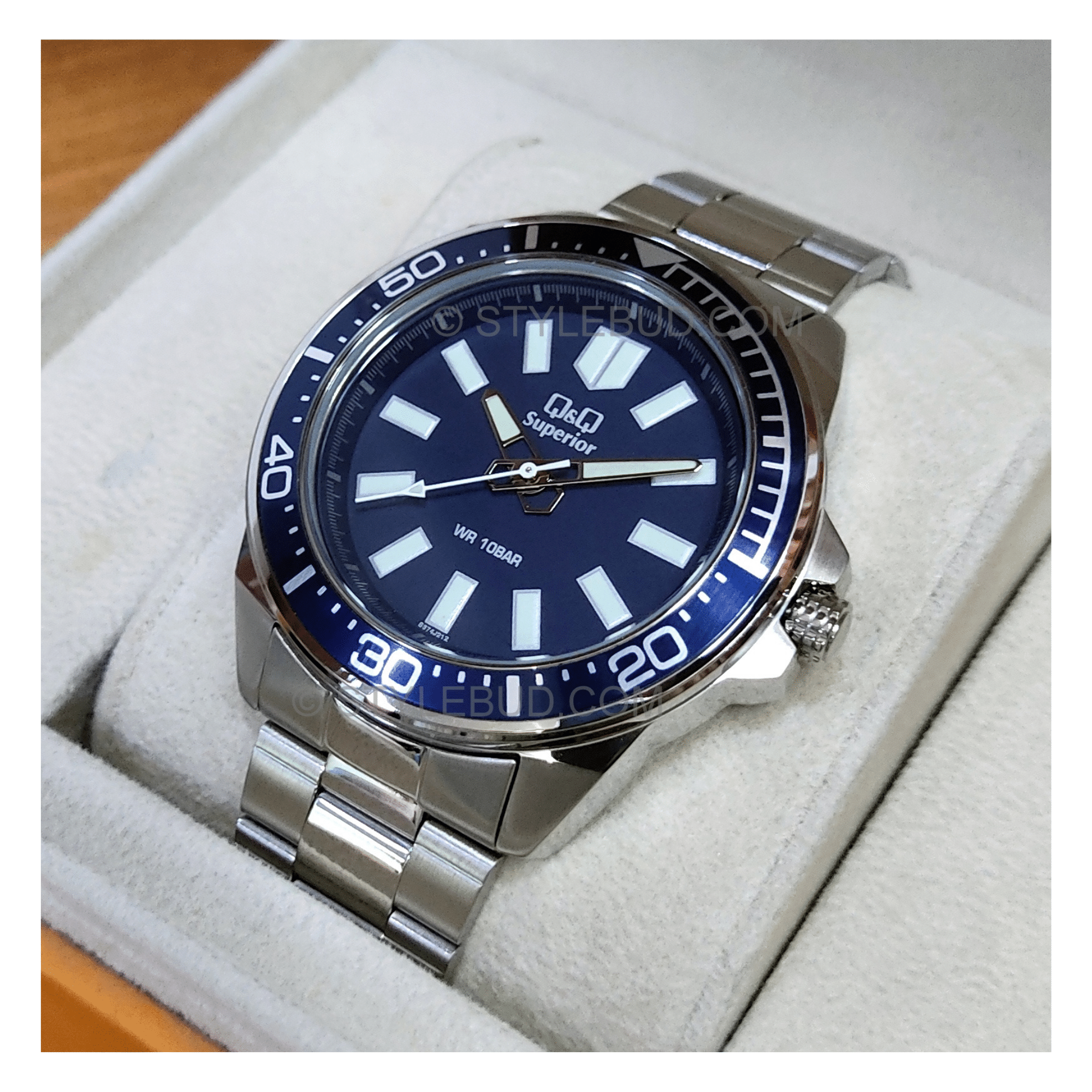 Q&Q Superior Stainless Steel Chain Watch S374J212Y - Image 2